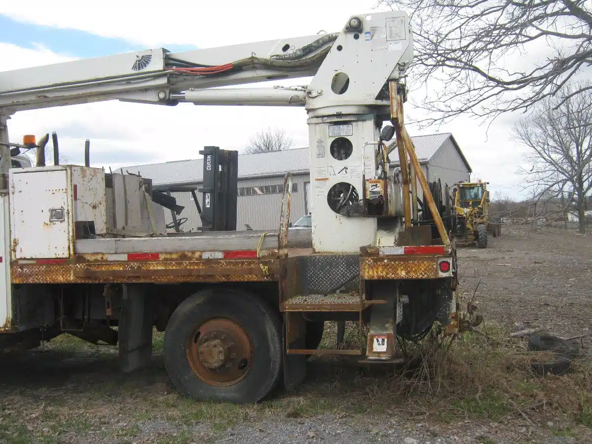 Gallery image 2 for Used 2009 International 40s Truck - Boom