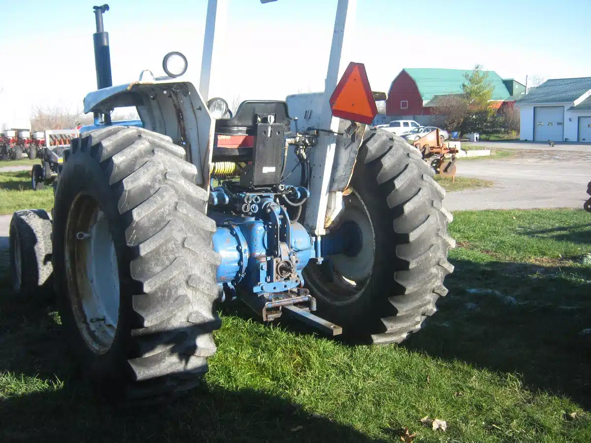 Gallery image 2 for Ford 7600 Tractor