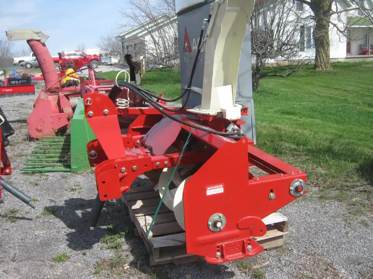 Photo de la Galerie 1 pour 2026 Buhler 740 Souffleur à neige
