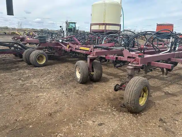 Image pour Usagé 2011 Seed Hawk 5012 Air Drill & 2018 New Holland P3550 Air Tank/C Semoir à air