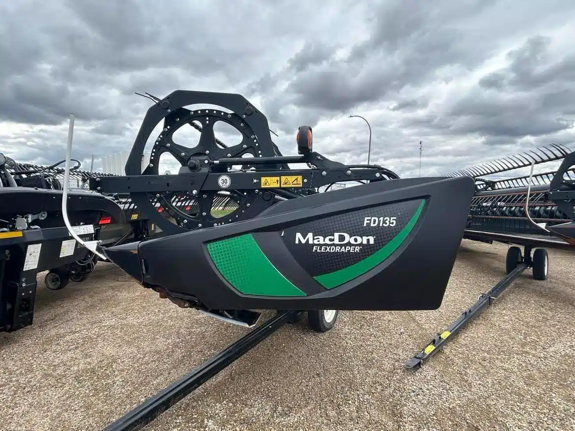Gallery image 1 for Used 2021 MacDon FD135 SKD w/JD Adapter Header - Draper