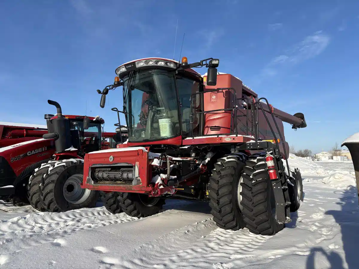 Gallery image 2 for Used 2015 Case IH 8240 Combine