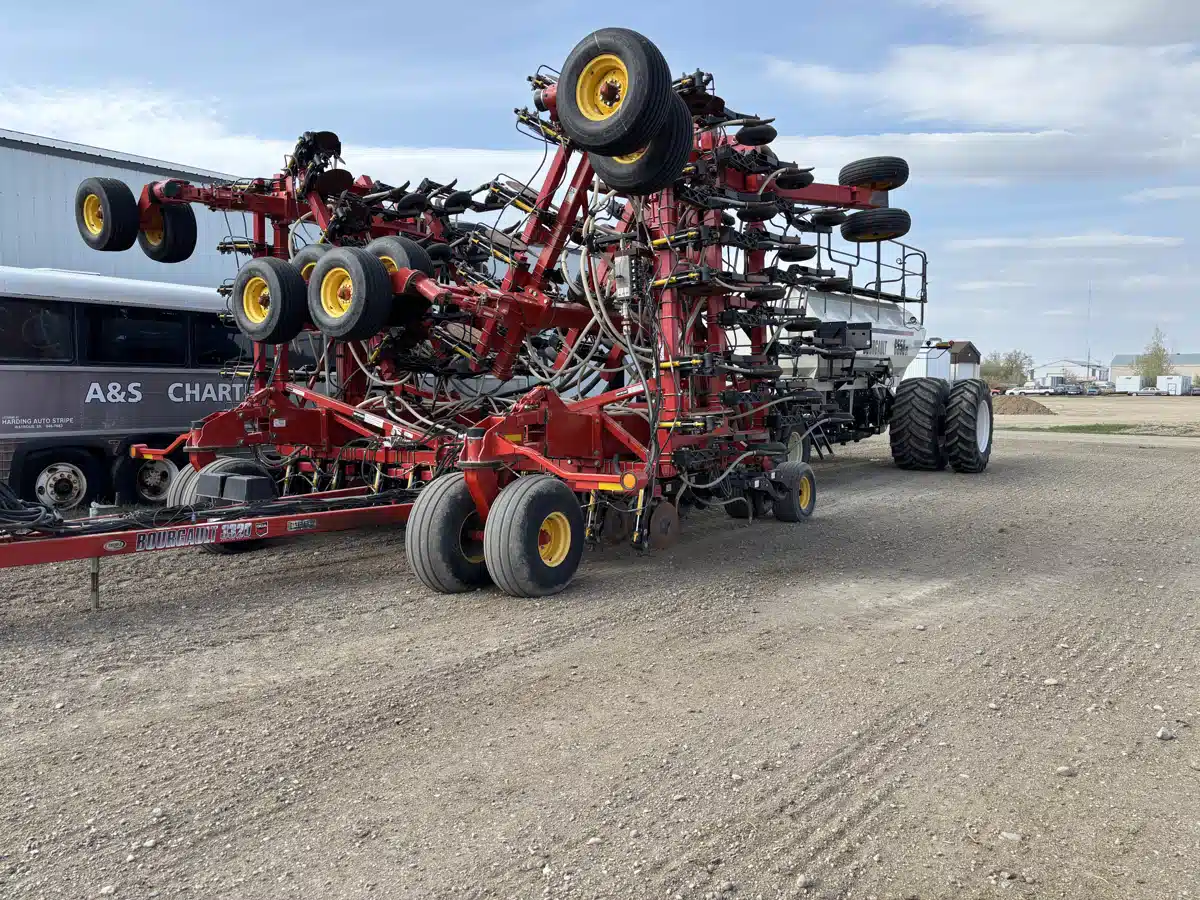 Gallery image 2 for 2012 Bourgault 3320-60-10 & 6550 Air Drill