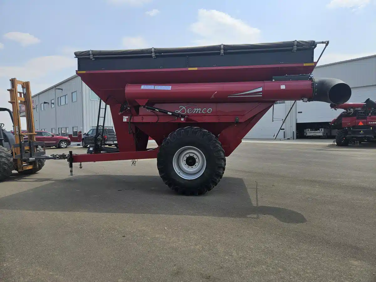 Gallery image 2 for Used 2018 Demco 850 Grain Cart