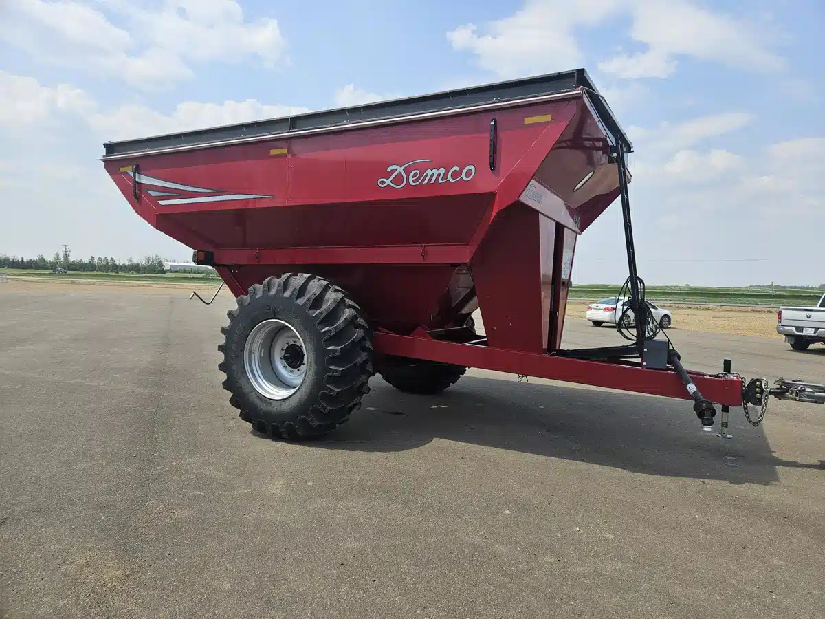 Gallery image 1 for Used 2018 Demco 850 Grain Cart