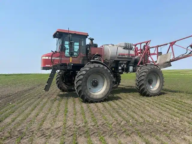 Gallery image 2 for Used 2004 Case IH SPX3200 Sprayer - Self Propelled