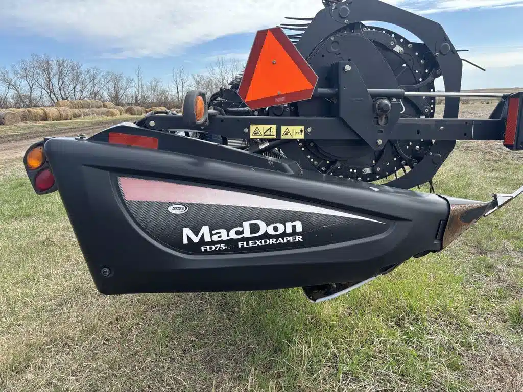 Gallery image 1 for Used 2013 MacDon FD75 Header - Flex Draper