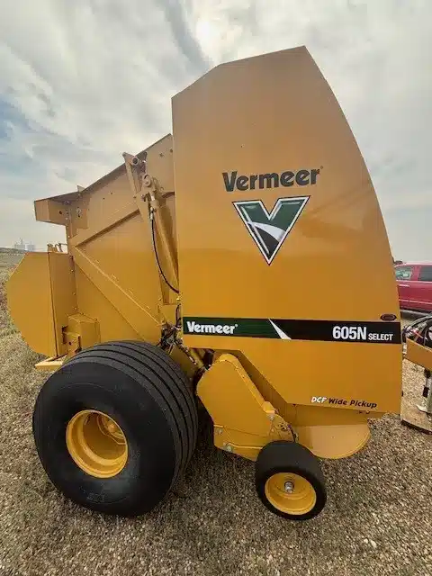 Gallery image 2 for Used 2023 Vermeer 605N Round Baler