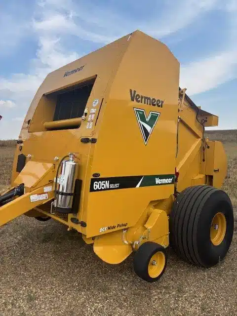 Gallery image 1 for Used 2023 Vermeer 605N Round Baler