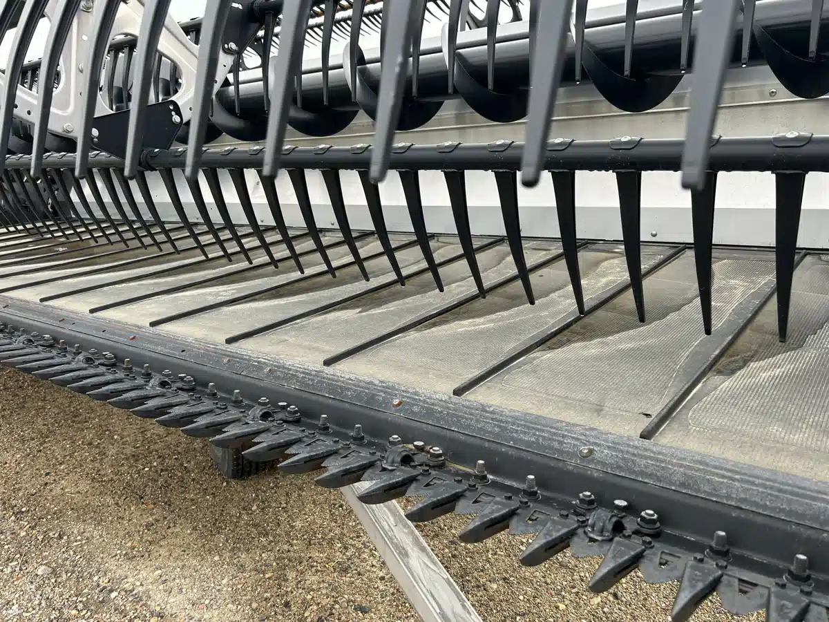 Gallery image 2 for Used 2023 MacDon FD240 Header - Draper