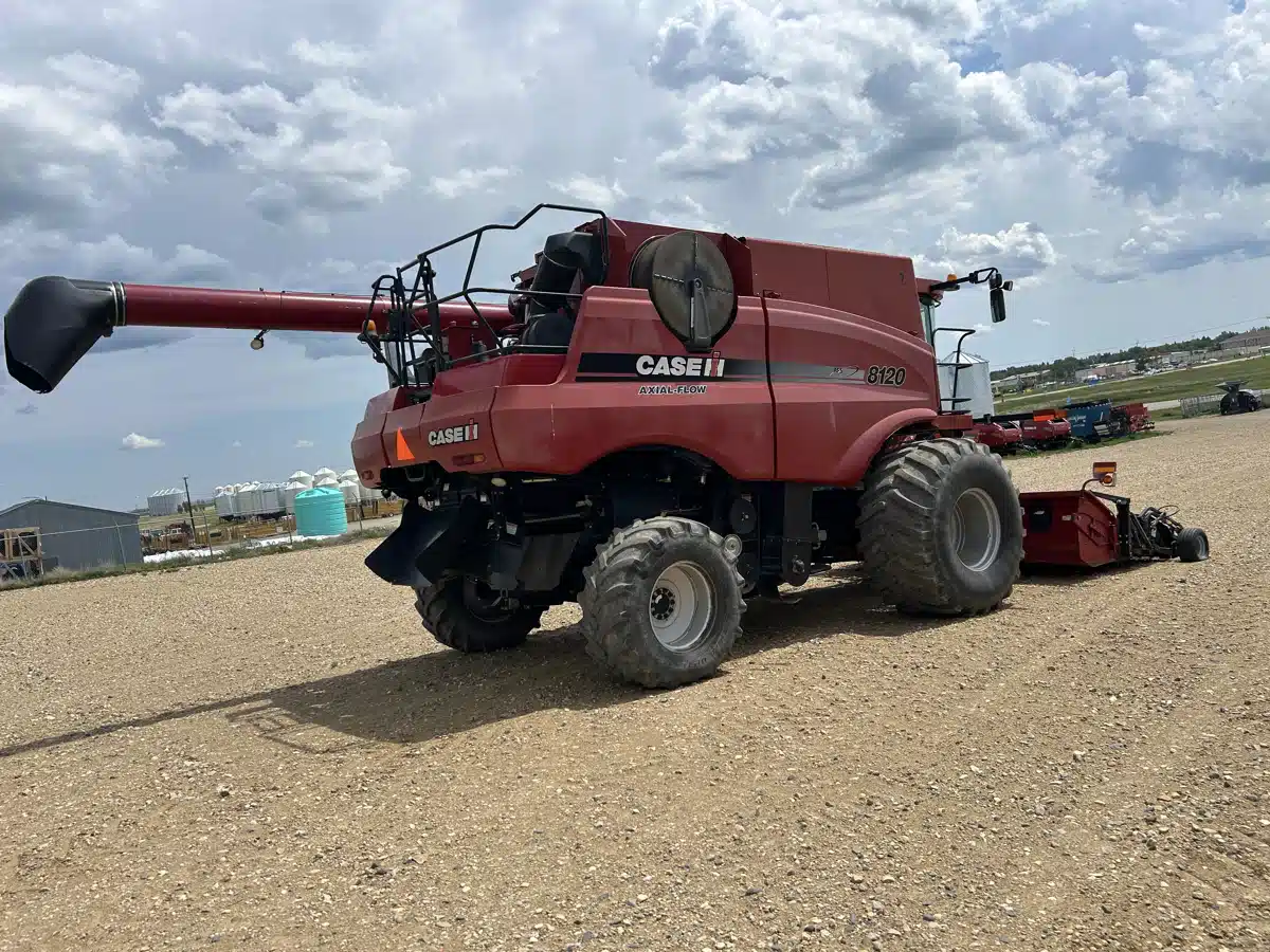 Gallery image 2 for Used 2011 Case IH 8120 Combine