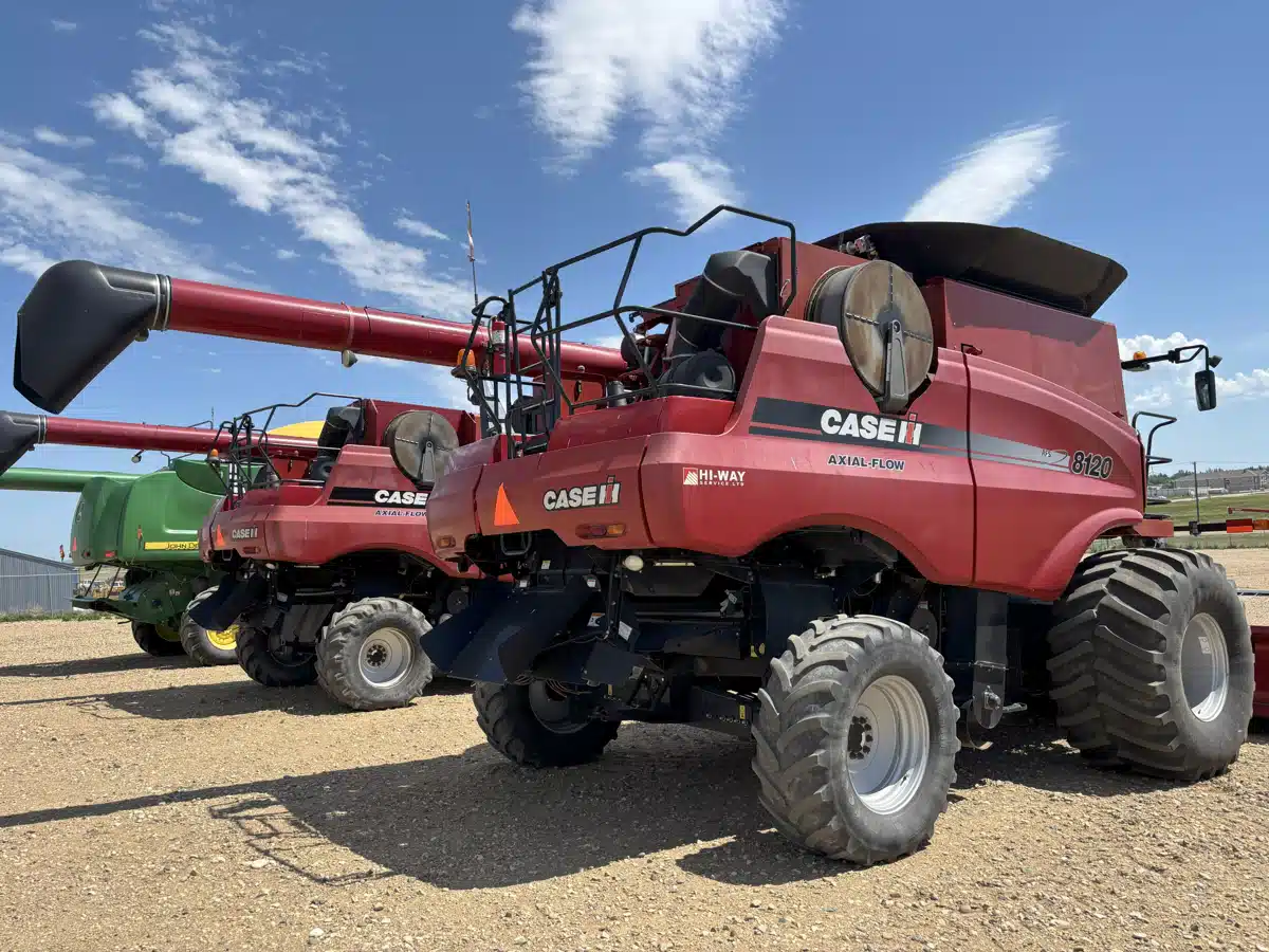 Gallery image 2 for Used 2012 Case IH 8120 Combine