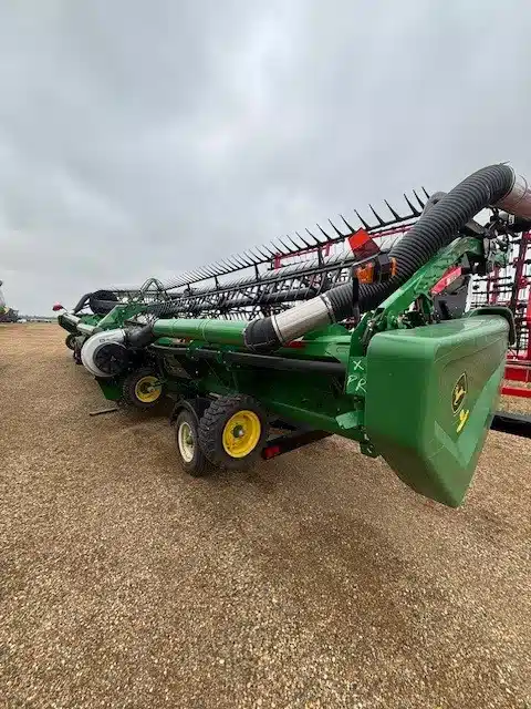 Gallery image 2 for Used 2021 John Deere HD45R Header - Draper