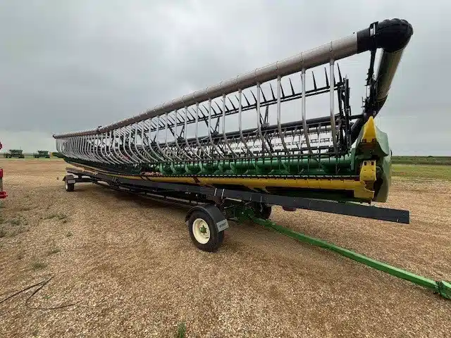 Gallery image 1 for Used 2021 John Deere HD45R Header - Draper