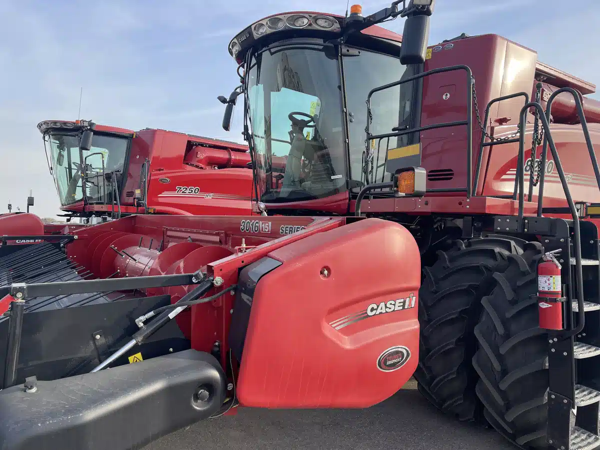 Gallery image 2 for Used 2019 Case IH 8250 Combine
