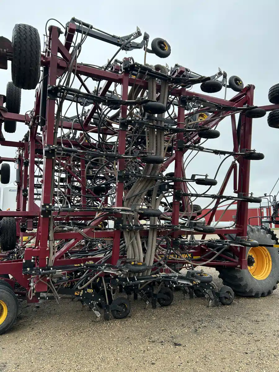Gallery image 2 for Used 2016 Seed Hawk 8412 & 980 Air Drill