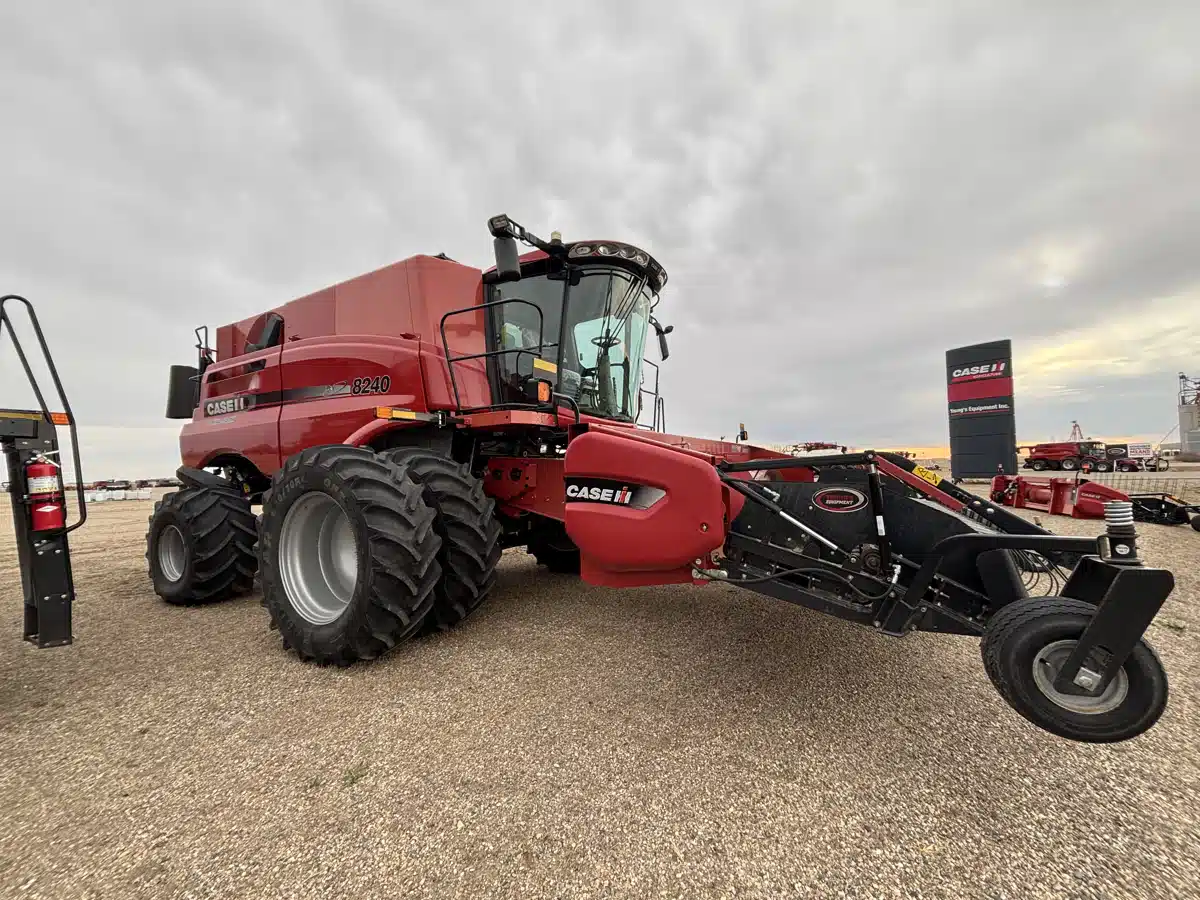 Gallery image 1 for Used 2018 Case IH 8240 Combine