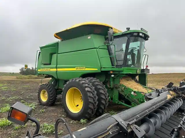 Gallery image 1 for Used 2004 John Deere 9760 STS Combine
