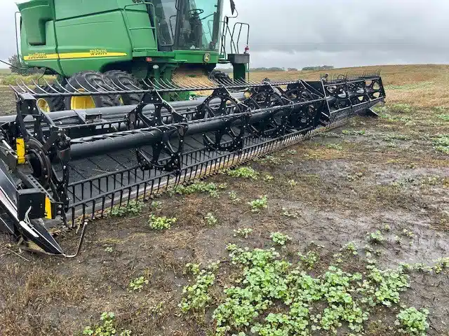 Gallery image 1 for Used 2005 MacDon 973 Header - Draper