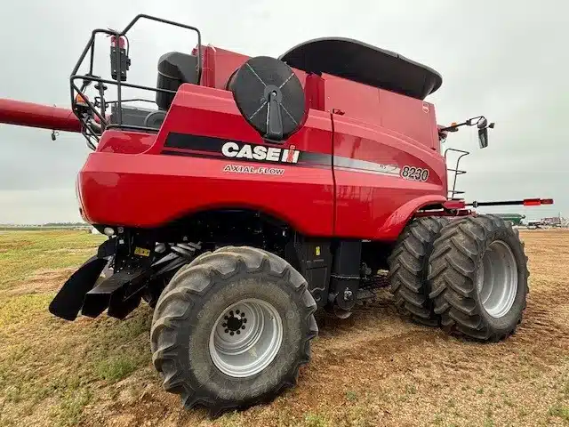 Gallery image 2 for Used 2013 Case IH 8230 Combine