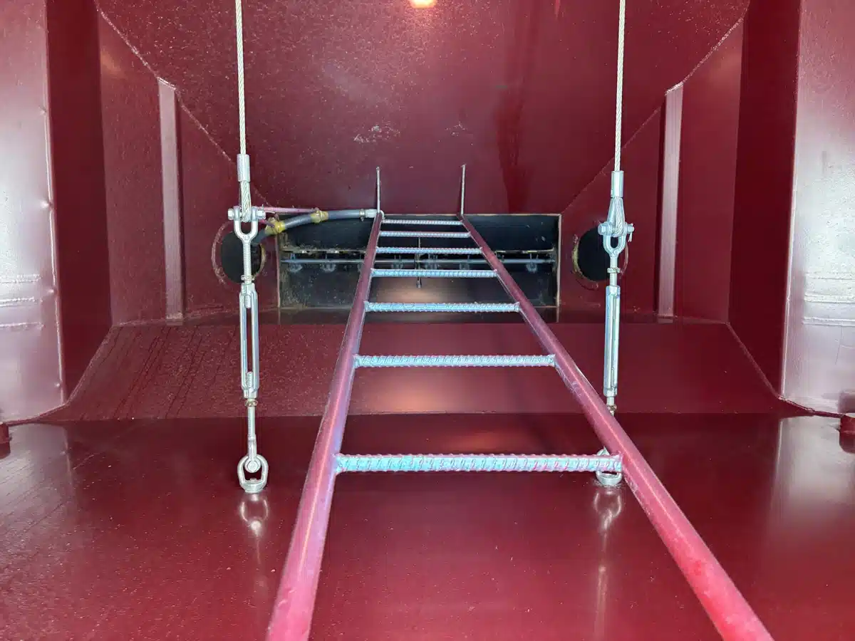 Gallery image 2 for Used 2017 Seed Hawk 8412 & 980 Air Drill