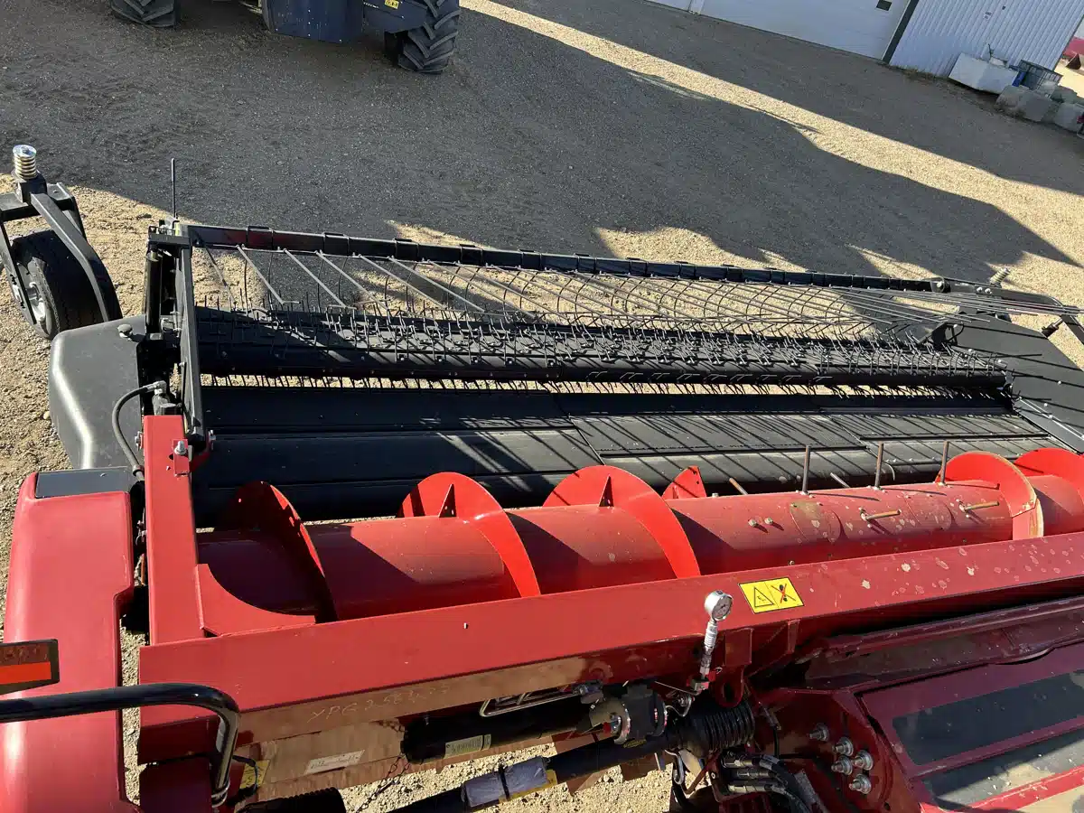 Gallery image 1 for 2024 Case IH 3016 Header - Pickup