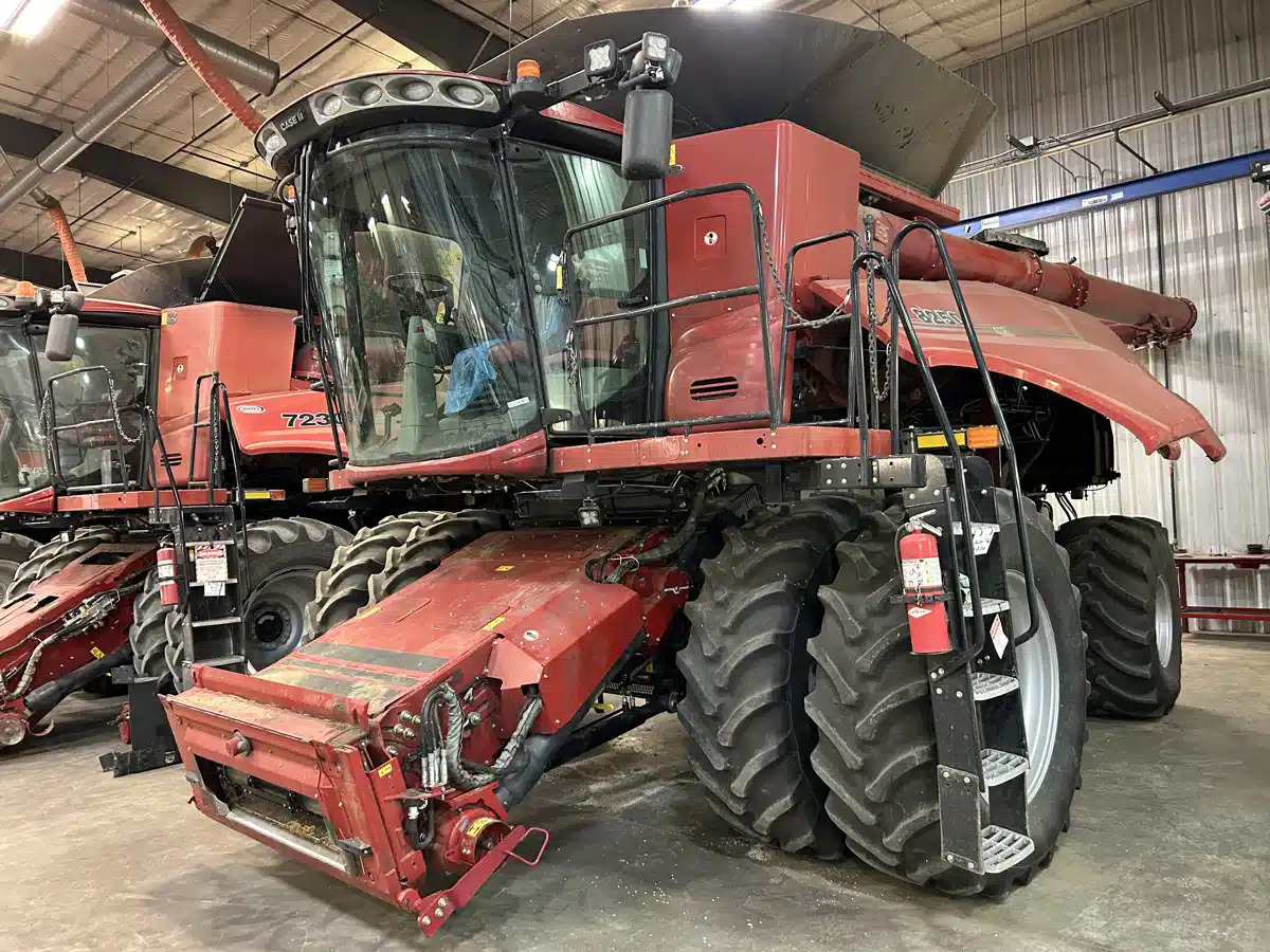 Gallery image 2 for 2020 Case IH 8250 Combine