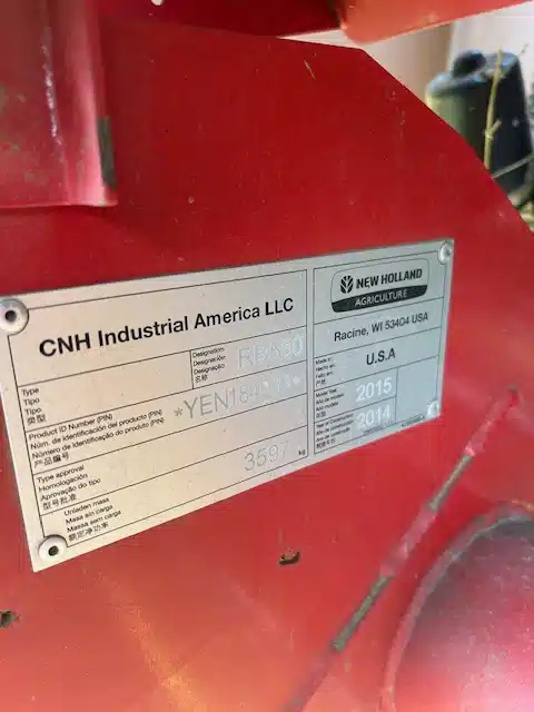 Gallery image 2 for 2015 New Holland ROLL-BELT 560 Round Baler