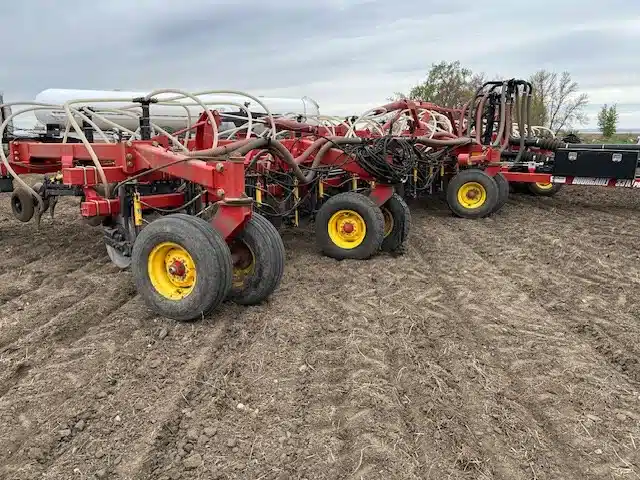 Gallery image 2 for Used 2011 Bourgault 3310-54-12 & 6450 Air Drill