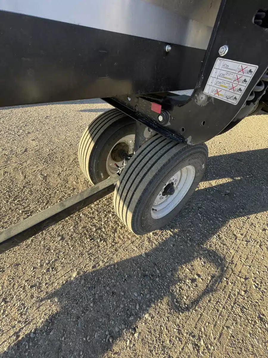 Gallery image 2 for Used 2025 MacDon FD240 Header - Flex Draper