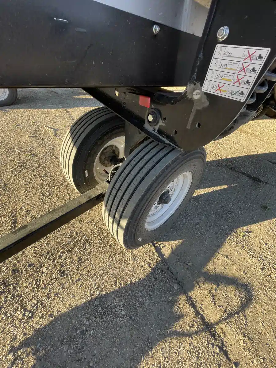 Gallery image 2 for Used 2025 MacDon FD240 Header - Flex Draper