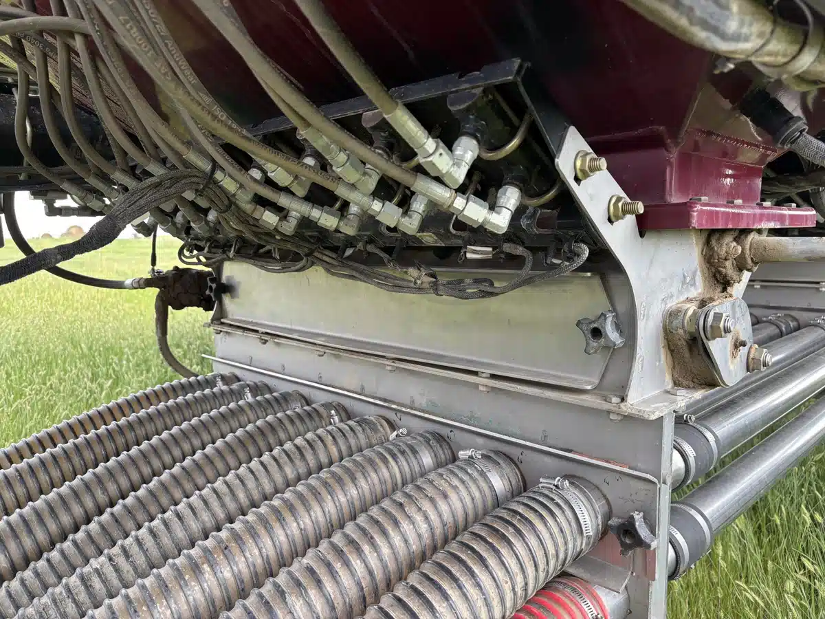 Gallery image 2 for 2016 Seed Hawk 8012 & 800 Air Drill