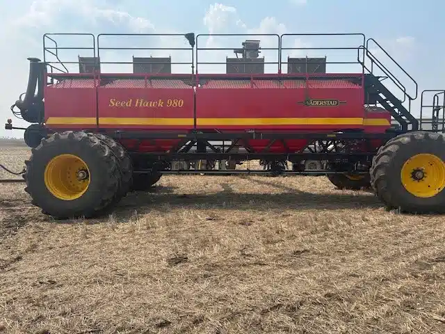 Used 2022 Seed Hawk 8412 & 980 Air Drill