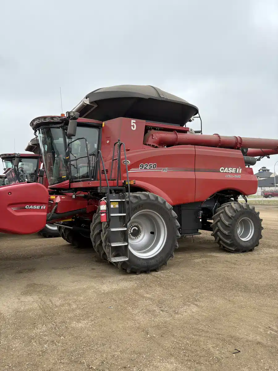 Gallery image 2 for 2023 Case IH 9250 Combine