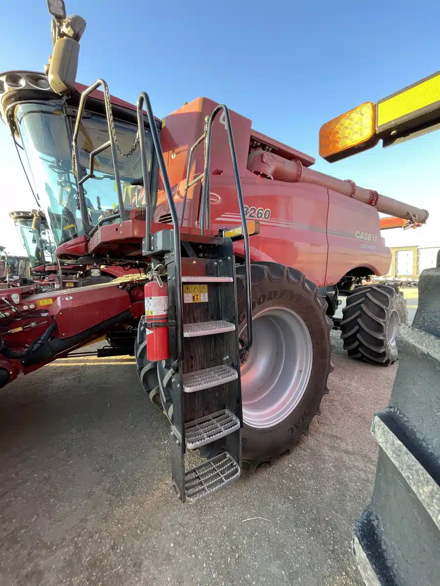 Gallery image 1 for 2025 Case IH 8260 Combine