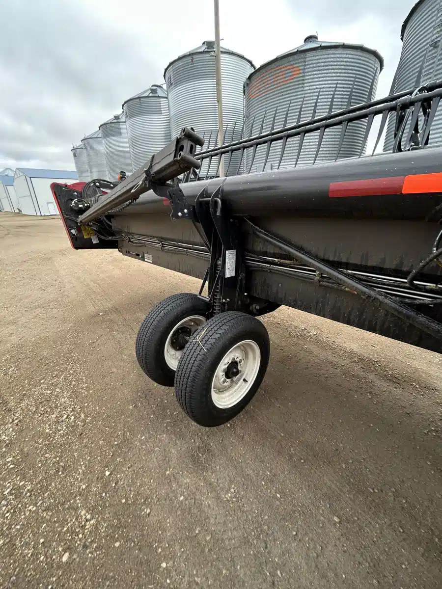 Gallery image 2 for 2018 MacDon FD75 Header - Flex Draper