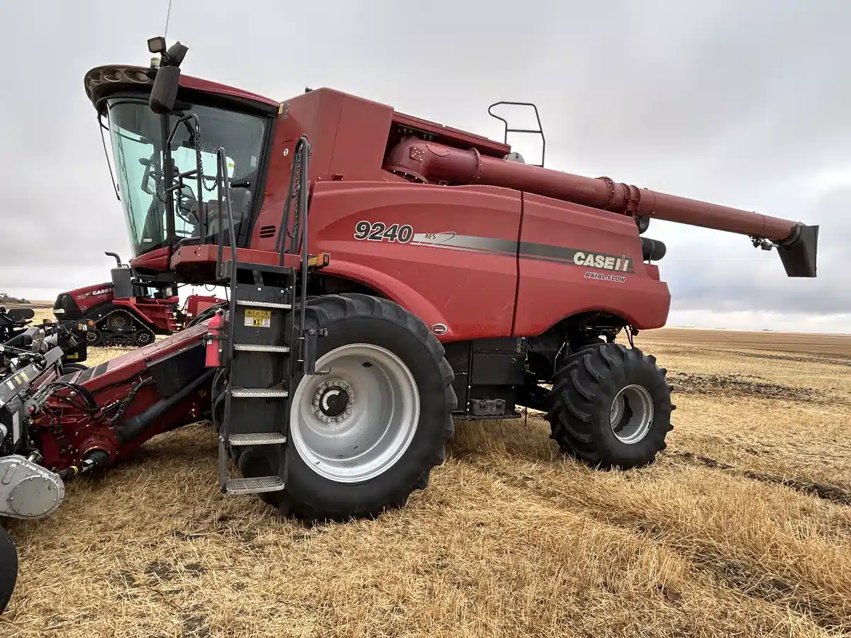Used 2018 Case IH 9240 Combine