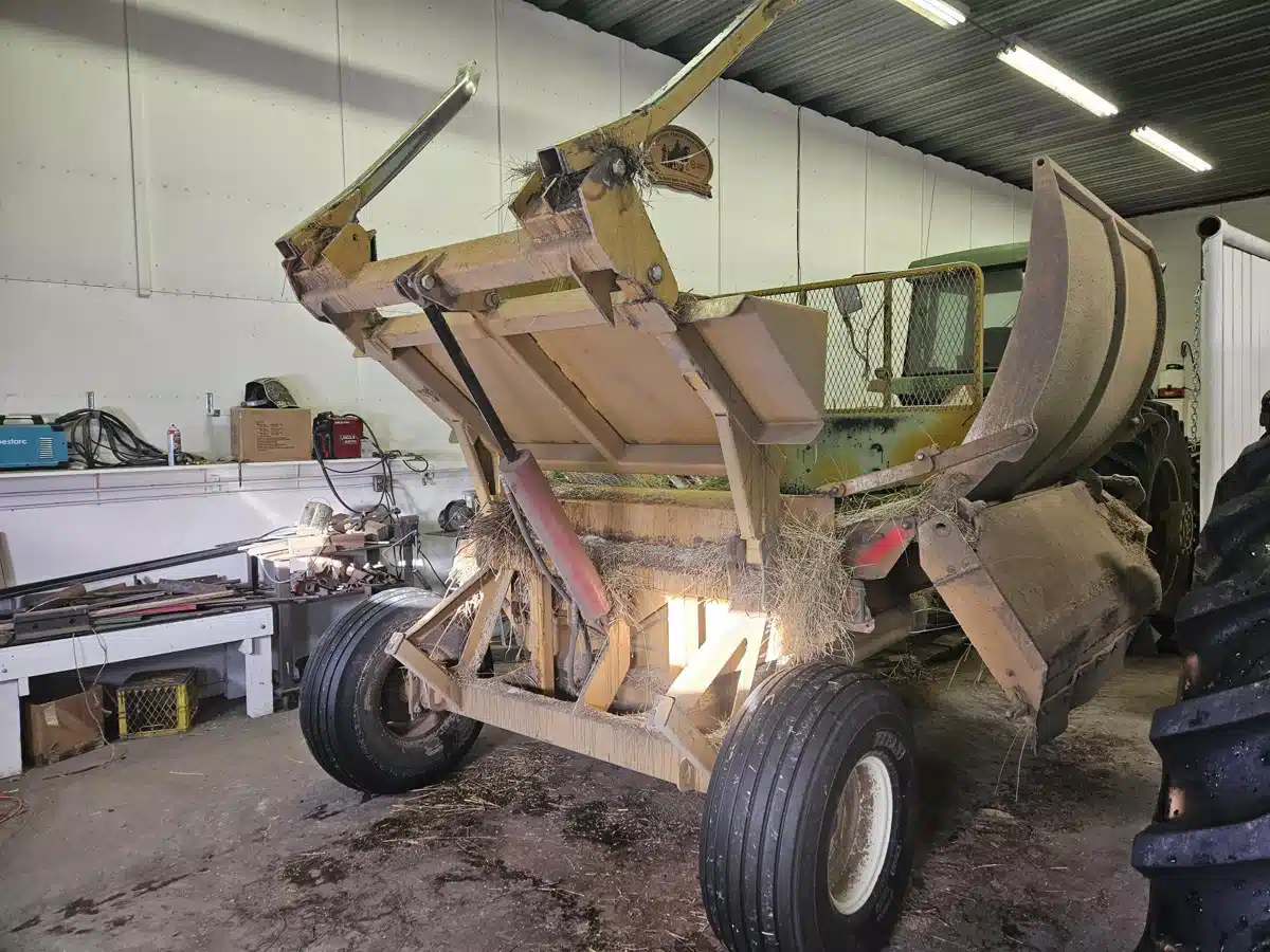 2011 Haybuster 2655 Bale Processor