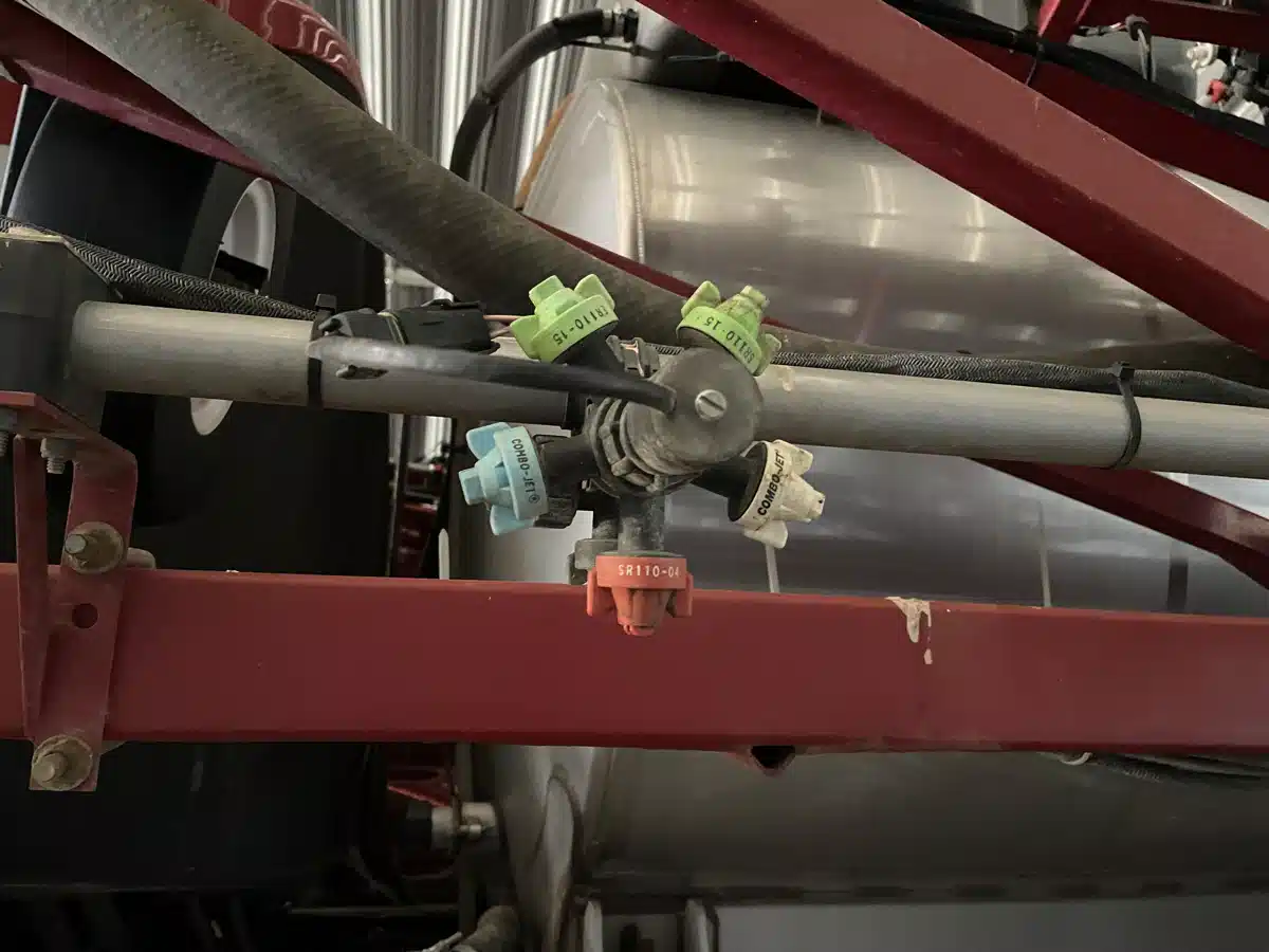 Gallery image 2 for 2016 Case IH PATRIOT 4440 Sprayer - Self Propelled