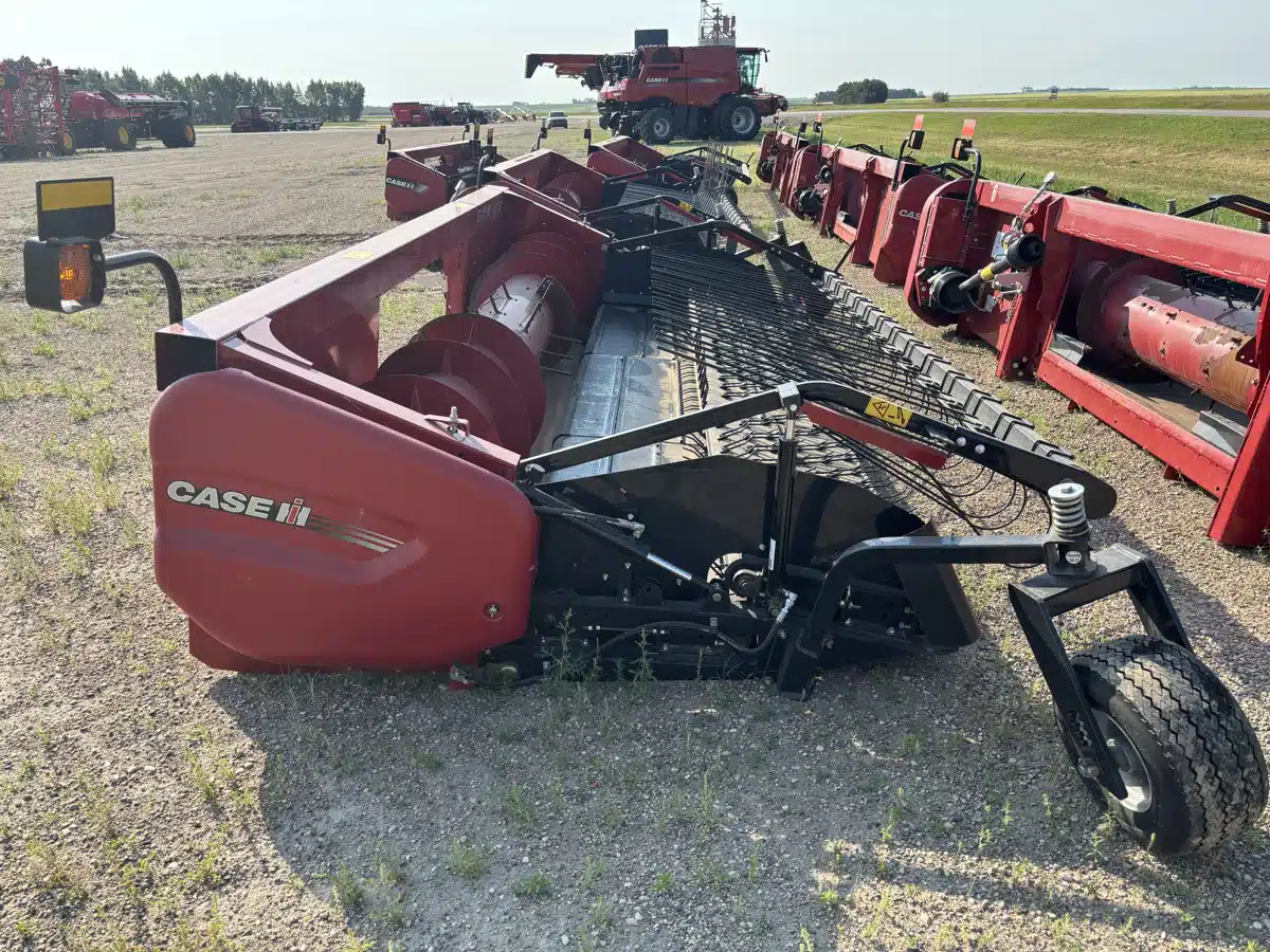 Gallery image 1 for 2024 Case IH 3016 Header - Pickup