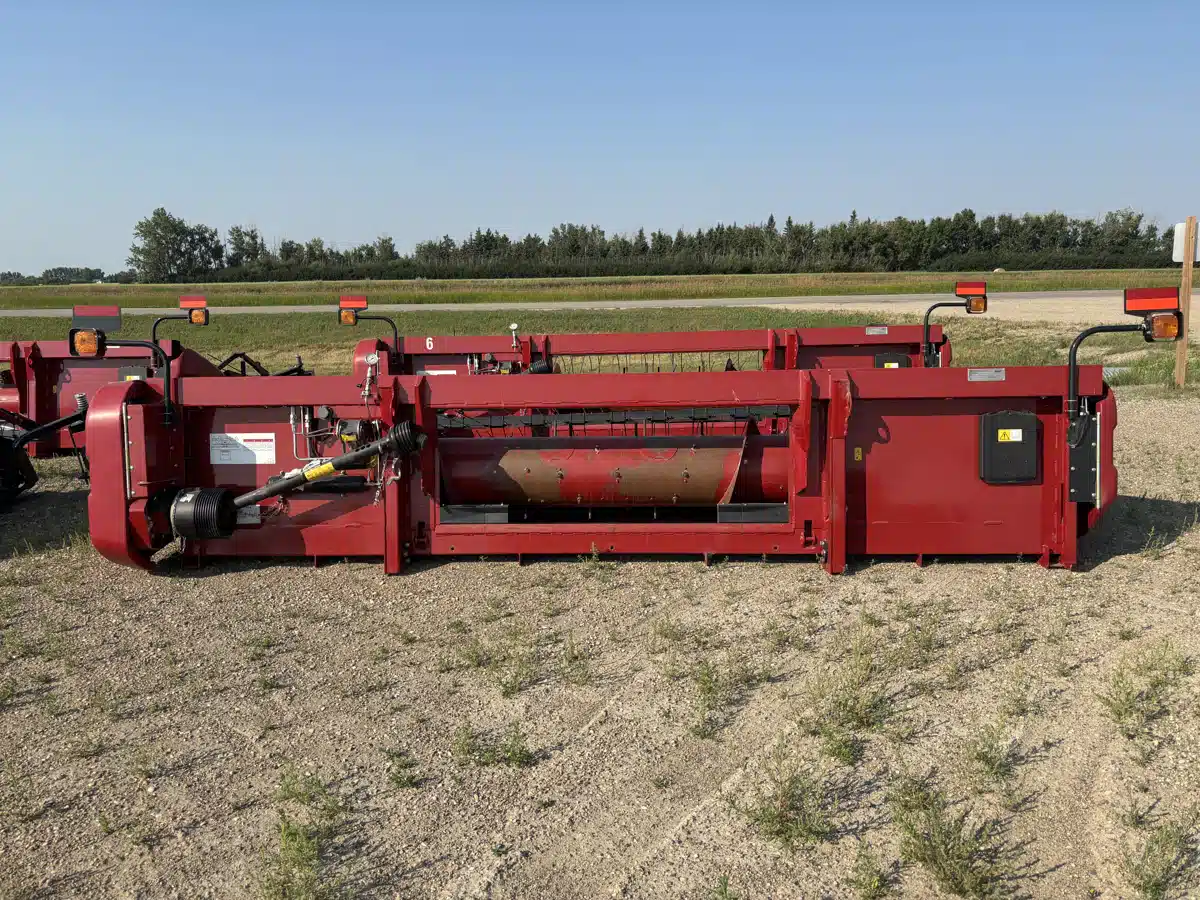 Gallery image 2 for 2024 Case IH 3016 Header - Pickup