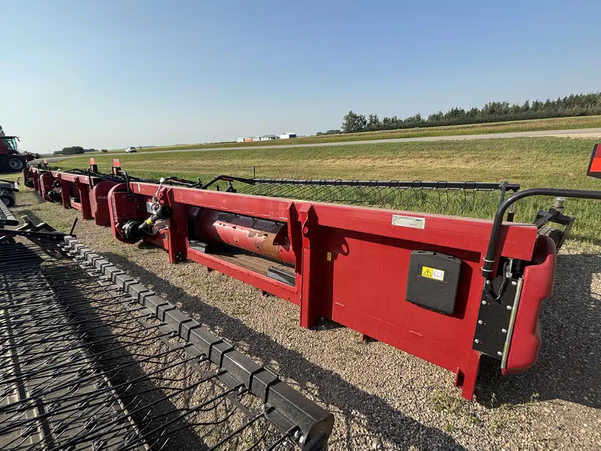 Gallery image 2 for 2024 Case IH 3016 Header - Pickup