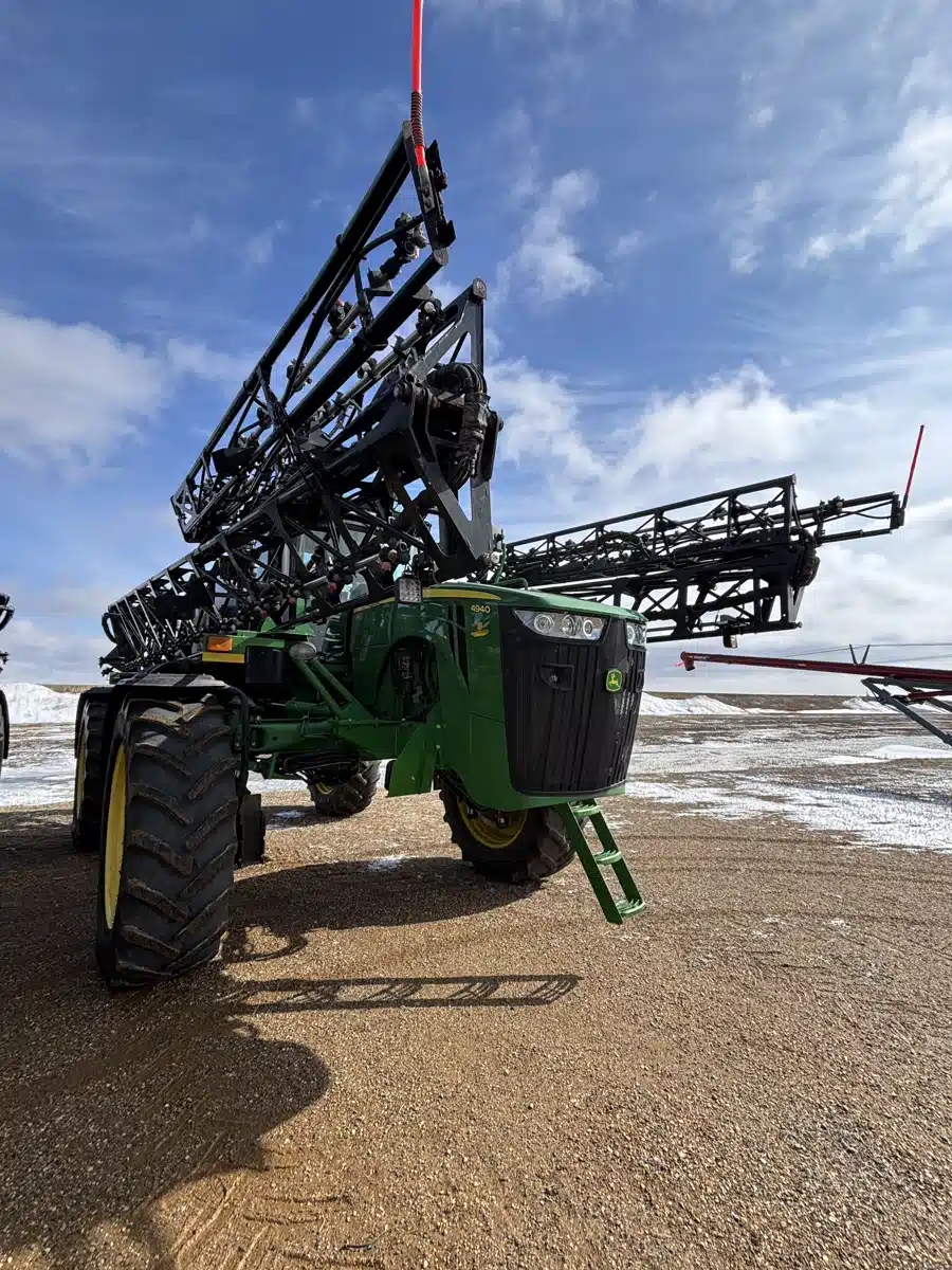 Gallery image 2 for 2014 John Deere 4940 Sprayer - Self Propelled