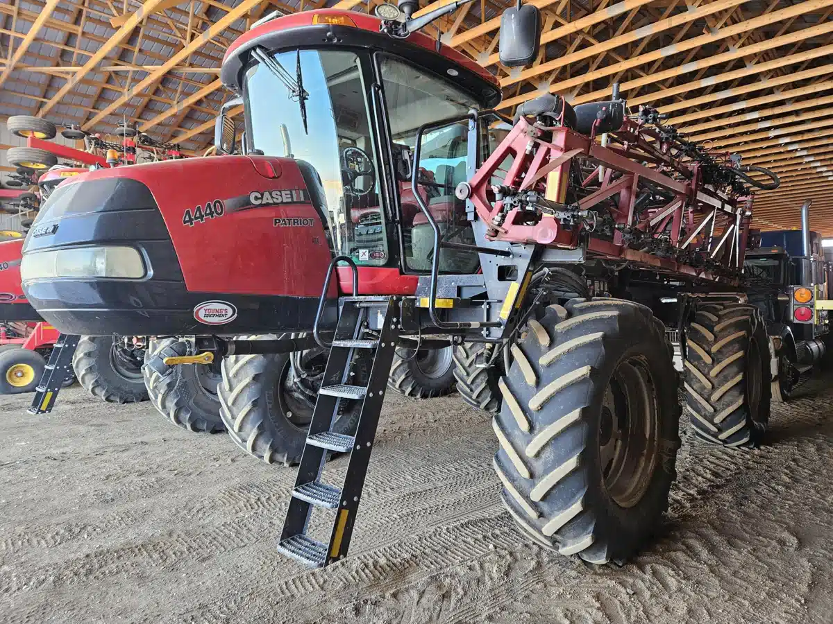 Gallery image 1 for 2016 Case IH PATRIOT 4440 Sprayer - Self Propelled