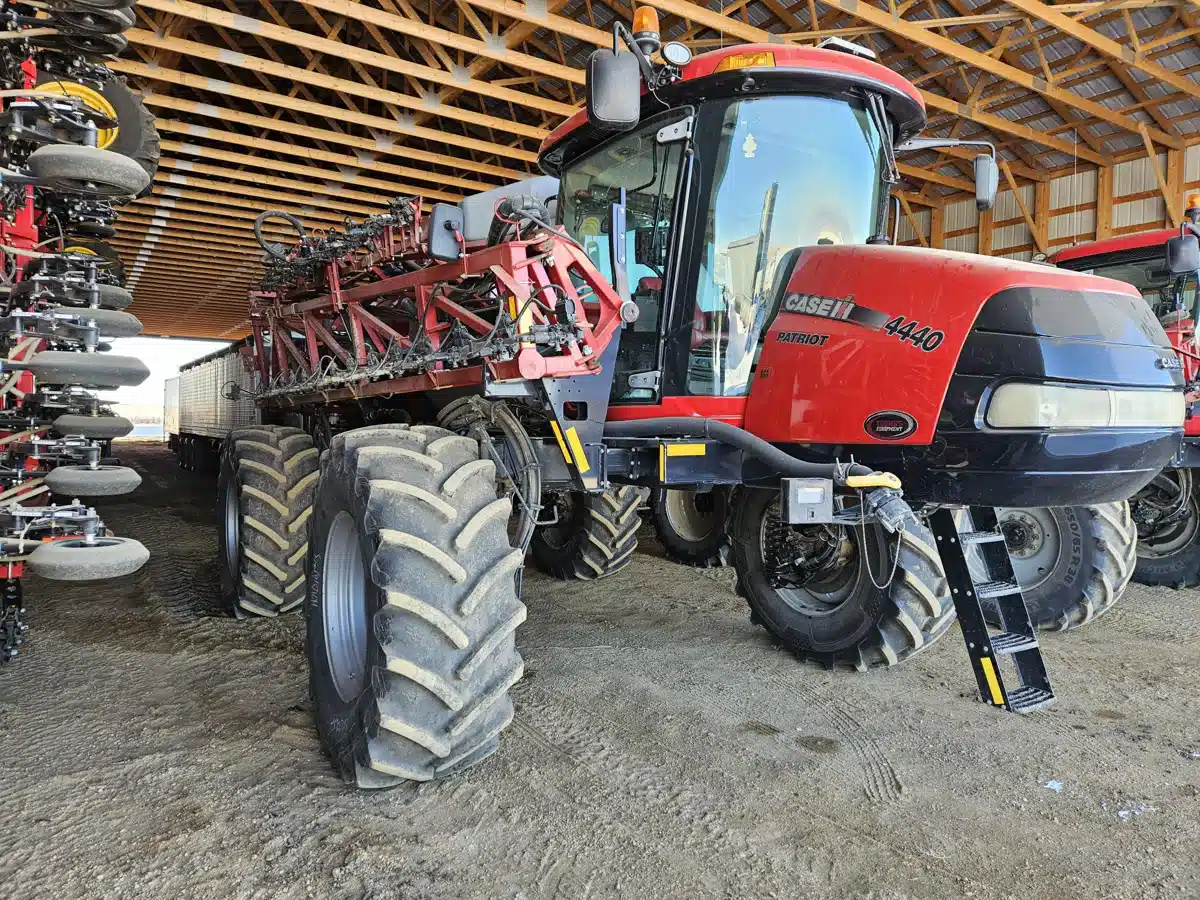 Gallery image 2 for 2018 Case IH PATRIOT 4440 Sprayer - Self Propelled