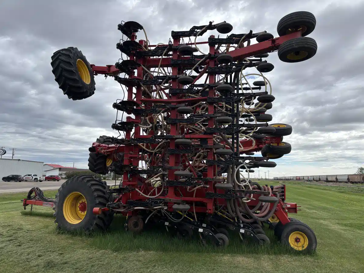 Gallery image 2 for 2015 Bourgault 3320-76 Air Drill