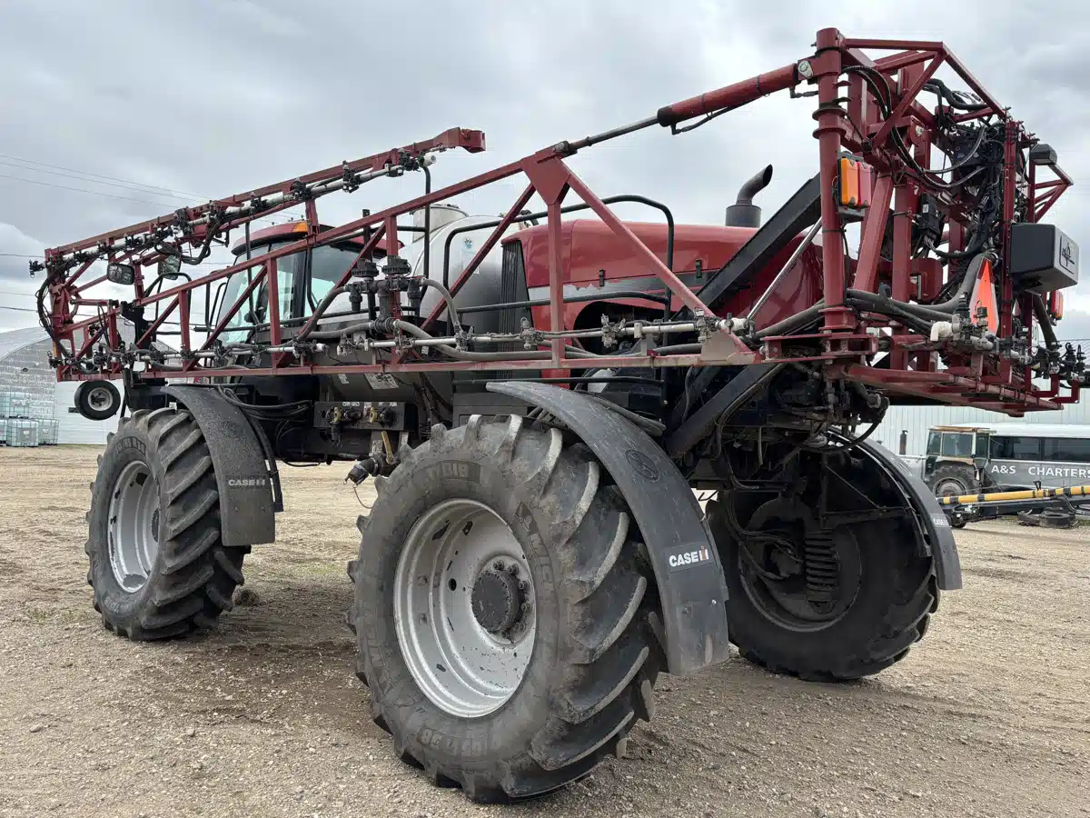 Gallery image 2 for 2010 Case IH PATRIOT 3330 Sprayer - Self Propelled