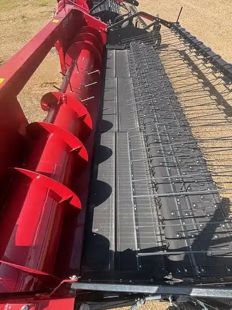 Gallery image 2 for 2024 Case IH 3016 Header - Pickup