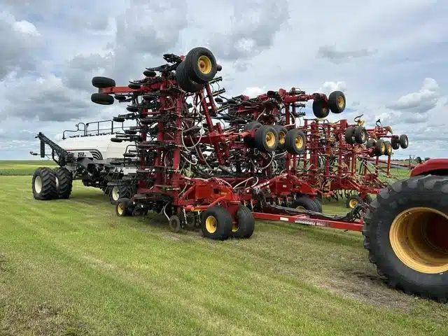 Gallery image 1 for 2012 Bourgault 3320-66-10 Air Drill