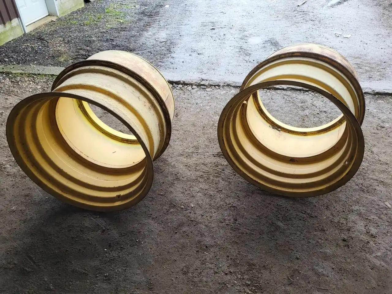 Gallery image 2 for Used John Deere 16X30 Rims